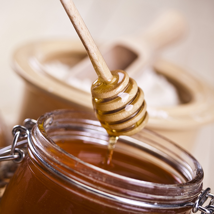 الطريقة الصحيحة في استعمال العسل للتداوي